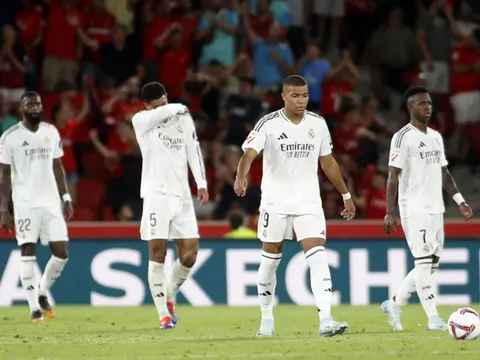 Real Madrid sụp đổ toàn diện: Từ tham vọng “Galacticos 3.0” đến mùa giải hỗn loạn chưa từng thấy