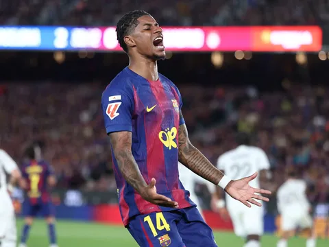 Marcus Rashford phá vỡ cột mốc 41 năm tại Barcelona, lên tiếng về tương lai sau chức vô địch La Liga