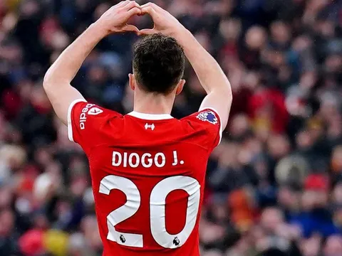Liverpool ra mắt đài tưởng niệm Diogo Jota và em trai André Silva bên ngoài Anfield