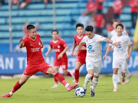 Trả giá đắt vì hành động gây phẫn nộ ở V.League, cựu sao ĐT Việt Nam bị cấm thi đấu hết mùa