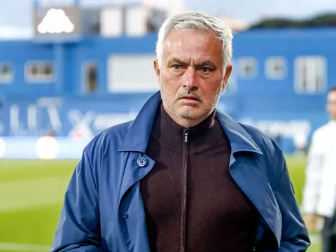 Huyền thoại Real Madrid nghi ngờ Mourinho: “Ông ấy không thể giải quyết mọi vấn đề của CLB”