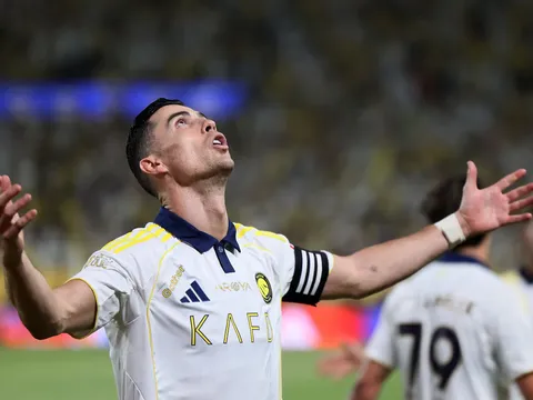 Ronaldo lập cú đúp, Al Nassr vô địch Saudi Pro League sau nhiều năm chờ đợi