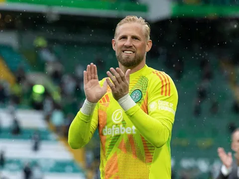 Kasper Schmeichel giải nghệ ở tuổi 39 sau chấn thương nghiêm trọng