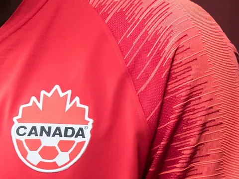 Tuyển thủ Canada kêu gọi mạnh tay với nạn phân biệt chủng tộc trên mạng trước World Cup 2026
