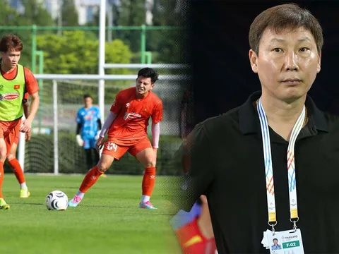 Danh sách ĐT Việt Nam dự ASEAN Cup 2026 có biến, HLV Kim Sang-sik gạch tên đồng đội Hoàng Đức