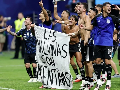 Argentina đối mặt án phạt cực nặng từ FIFA, Messi nhận trái đắng sau trận thắng ĐT Anh