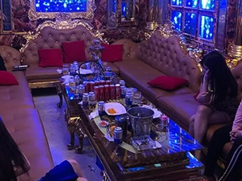 Cựu cán bộ ở TP HCM bị tố lừa đảo tiền ‘bảo kê’ nhà hàng, bất ngờ số tiền đã nhận trong 9 tháng