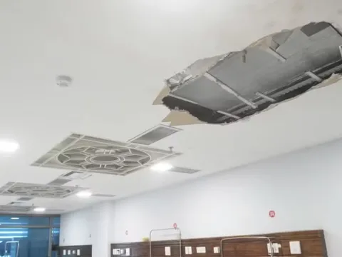 Diễn biến mới bệnh viện gần 1.800 tỷ ở Ninh Bình phải đặt xô hứng nước khoảng 20 vị trí thấm, dột
