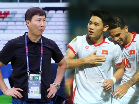 Trụ cột ĐT Việt Nam chấn thương nặng, HLV Kim Sang Sik lo sốt vó trước trận gặp Malaysia