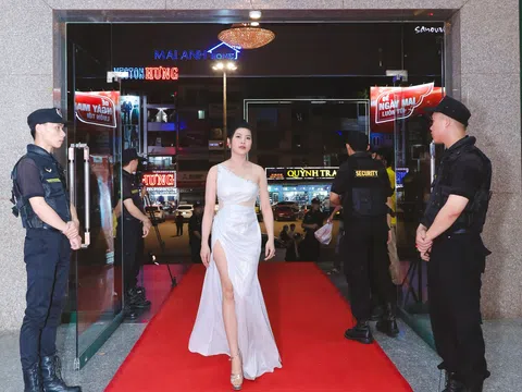 Bác sĩ Thu Venus khoe chân dài quyến rũ, sải bước trong đêm chung kết Hoa hậu Doanh nhân Việt Nam 2022