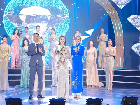 Doanh nhân Nguyễn Kim Tiến giành chiến thắng ở 2 hạng mục giải thưởng tại cuộc thi Hoa hậu Thương hiệu Việt Nam 2022