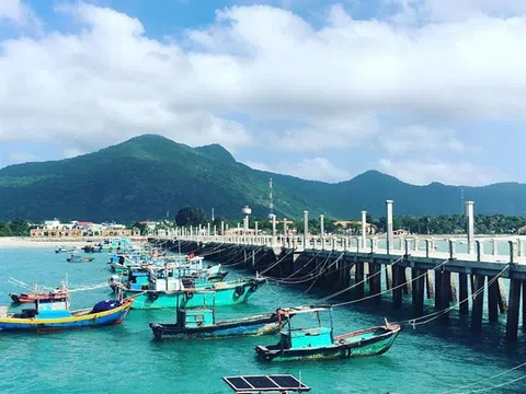 Côn Đảo tiên phong mô hình nuôi biển kết hợp du lịch: Hướng tới phát triển bền vững