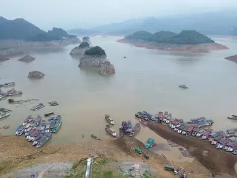 Hồ Hòa Bình: Mực nước giảm bất thường, cơ quan chức năng cần vào cuộc làm rõ nguyên nhân và đánh giá tác động