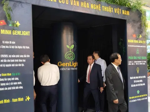 Cây phát sáng sinh học gây ấn tượng tại Triển lãm Nông thôn mới Thủ đô