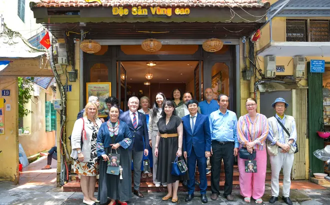 Ngoại giao được vun đắp từ những cánh đồng, giảng đường và bản sắc văn hóa