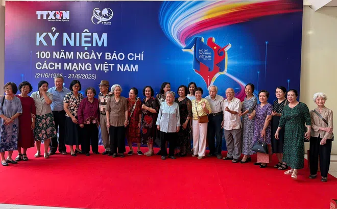 Kỷ niệm 100 năm Ngày báo chí CMVN: Gặp mặt truyền thống cán bộ hưu trí Ban biên tập Tin trong nước TTXVN