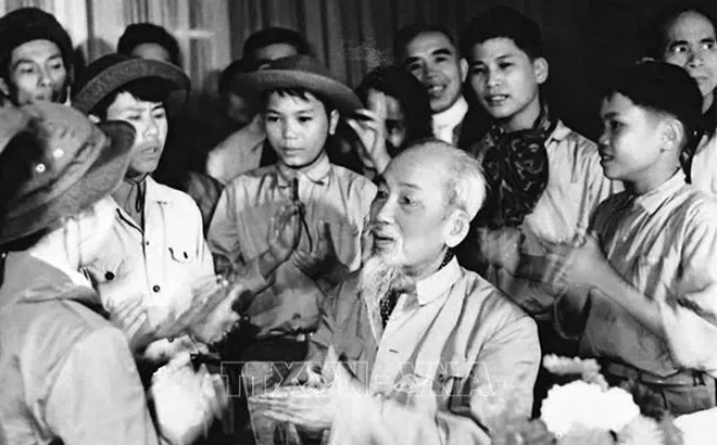 Chủ tịch Hồ Chí Minh linh hồn của cuộc kháng chiến chống Mỹ cứu nước (1954 - 1975)
