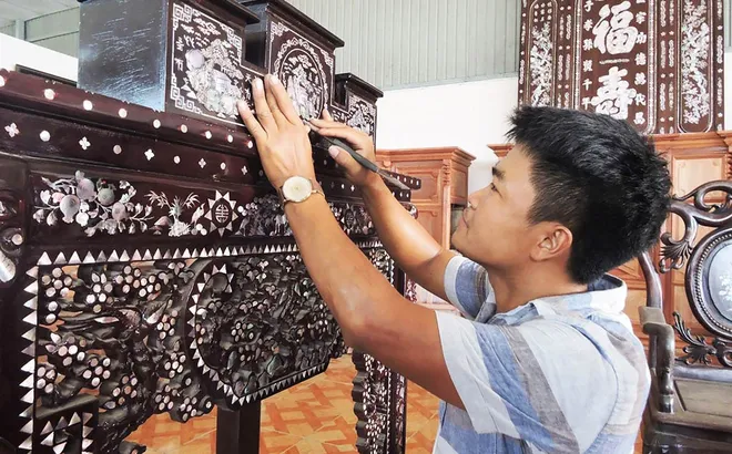 Nét đặc trưng độc bản và đội ngũ kế cận của làng nghề khảm trai Chuyên Mỹ
